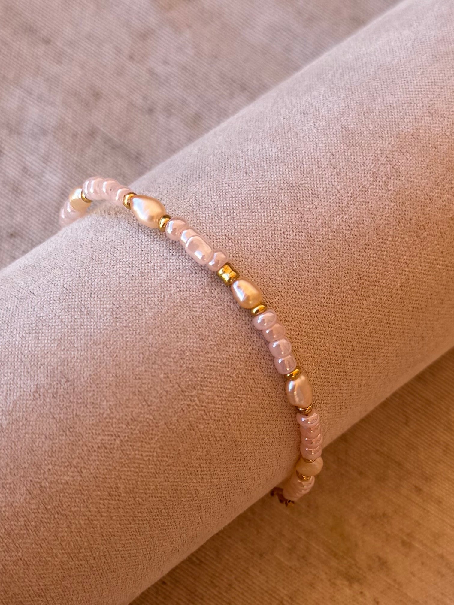 Pulsera con perlas regulable, MC-405